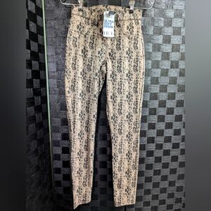Hue high waist leggings size XS (0-2), retail $48